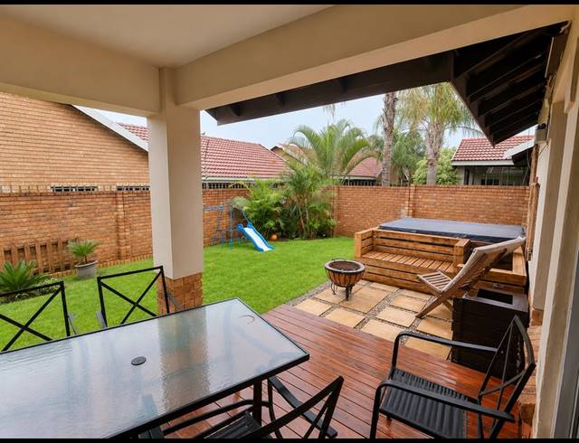 2 BEDROOM TOWNHOUSE FOR SALE IN AMBERFIELD
